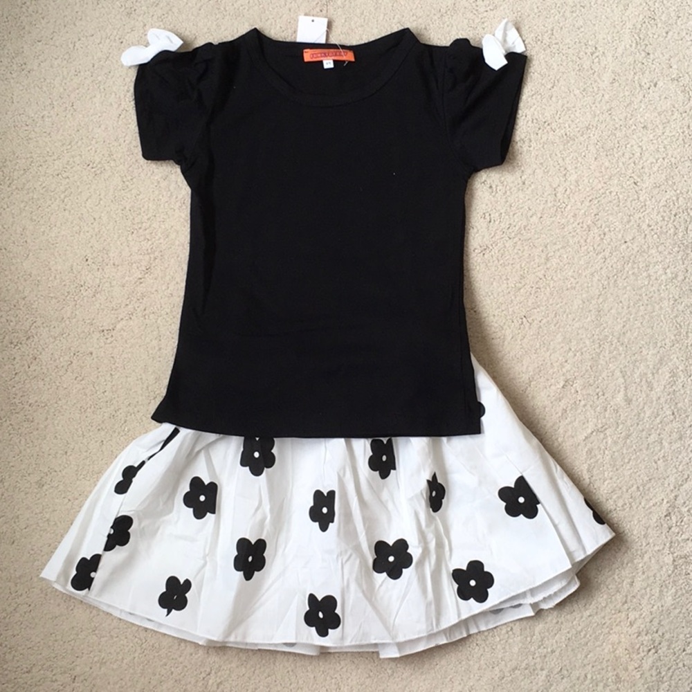 Girls Funkyberry Bow Tee and Skirt Set NWT 4-5